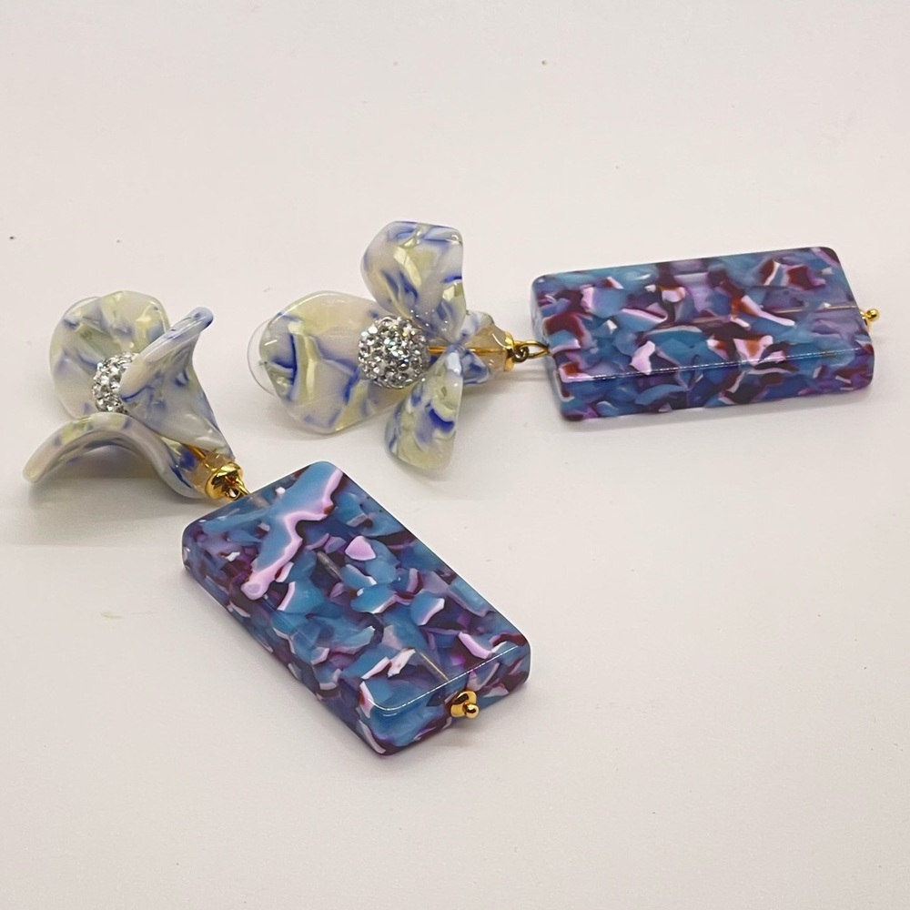 Lele Sadoughi Trillium acetate drop earrings.